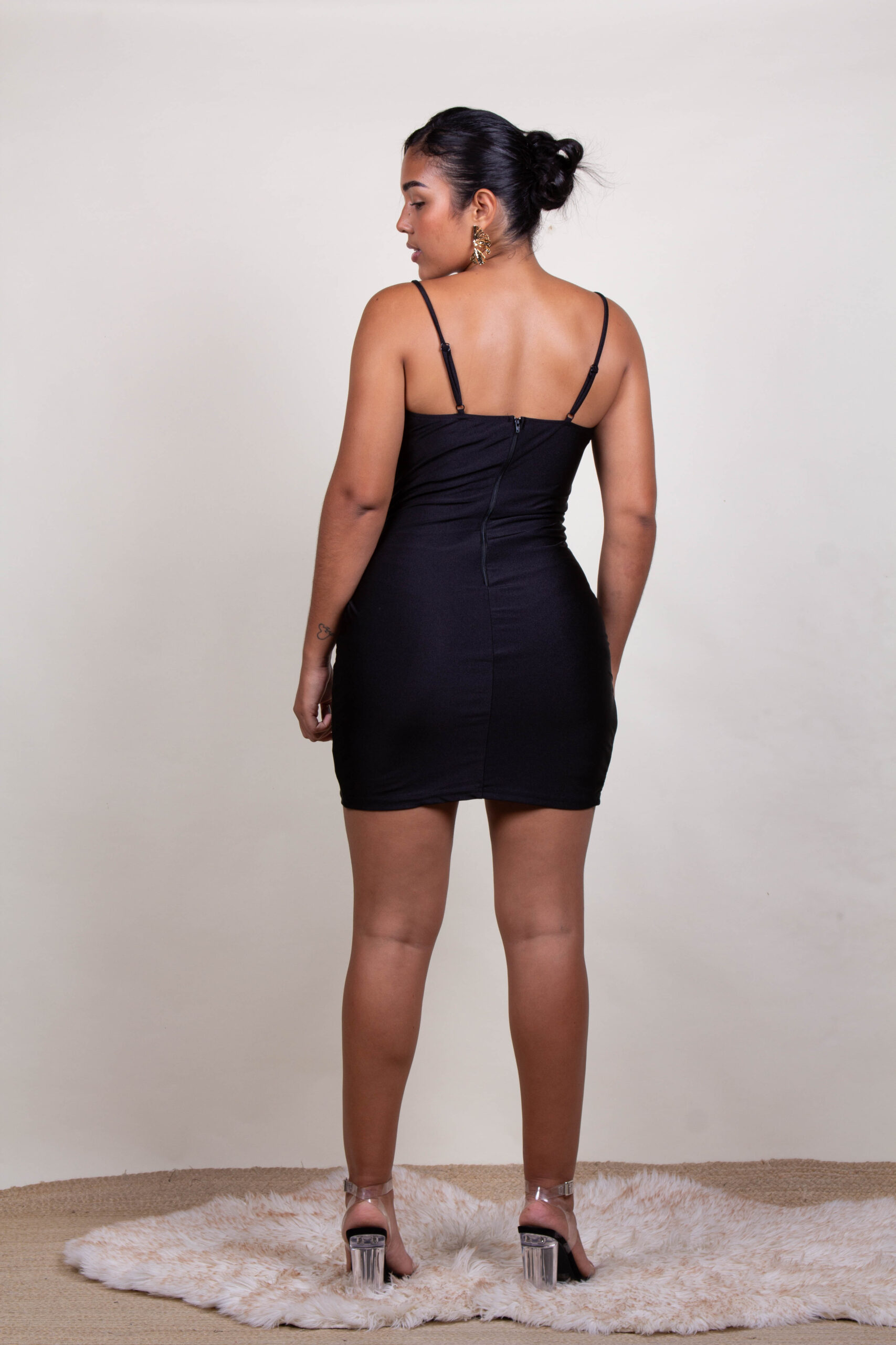 Vestido negro corto