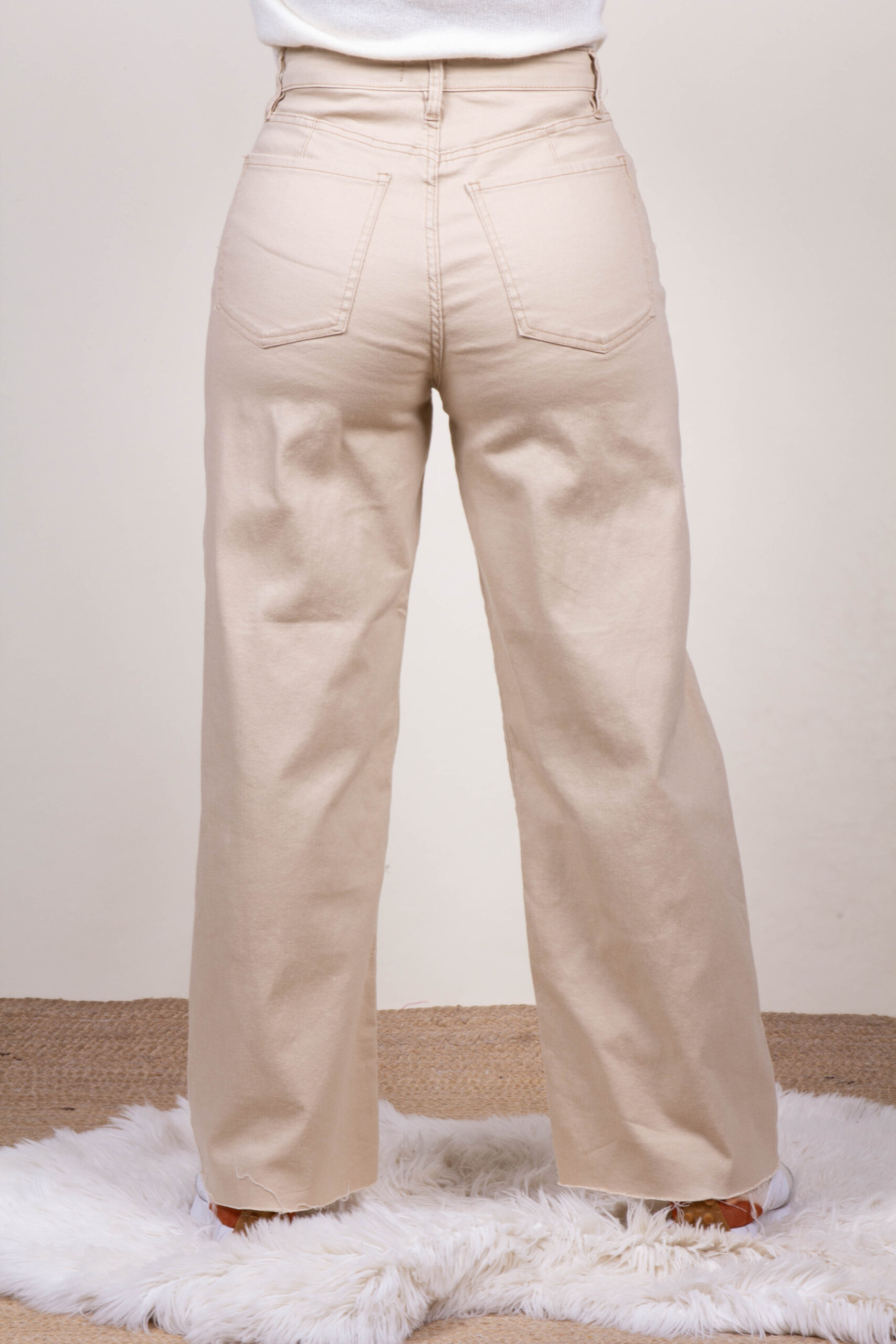 Pantalon Negro, Khaki