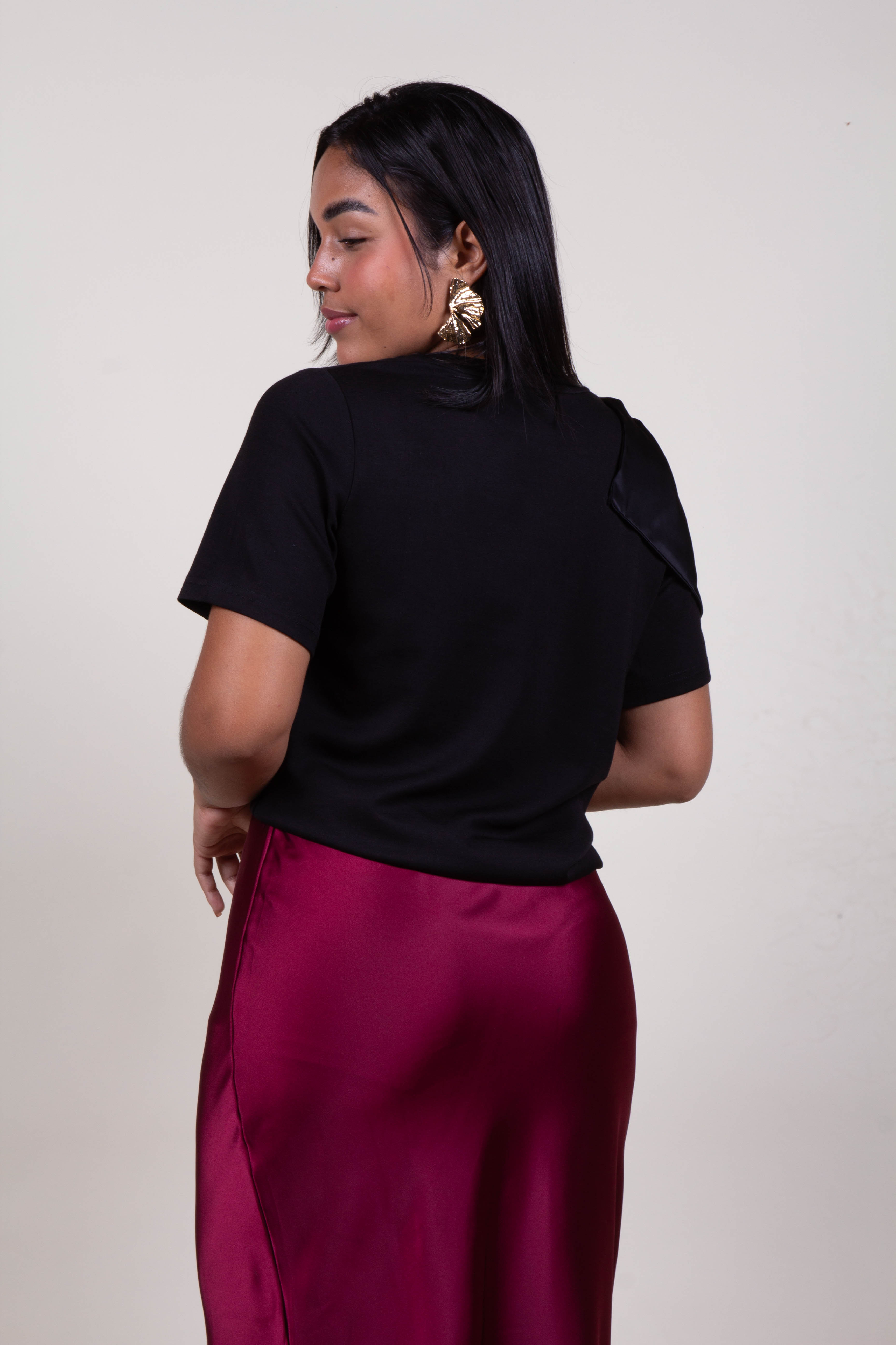 Blusa con lazo en hombro