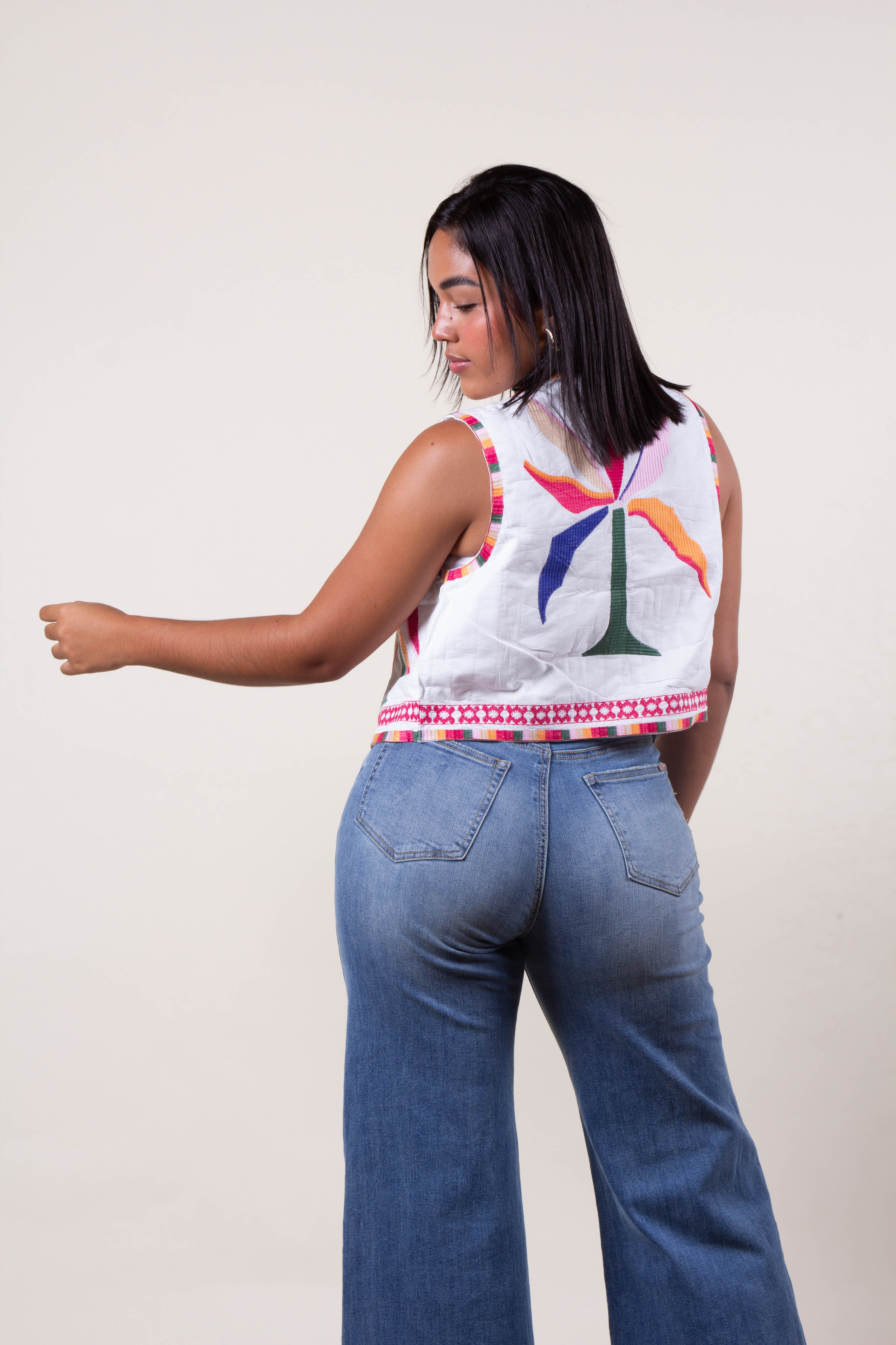 Chaleco Blanco Bordado