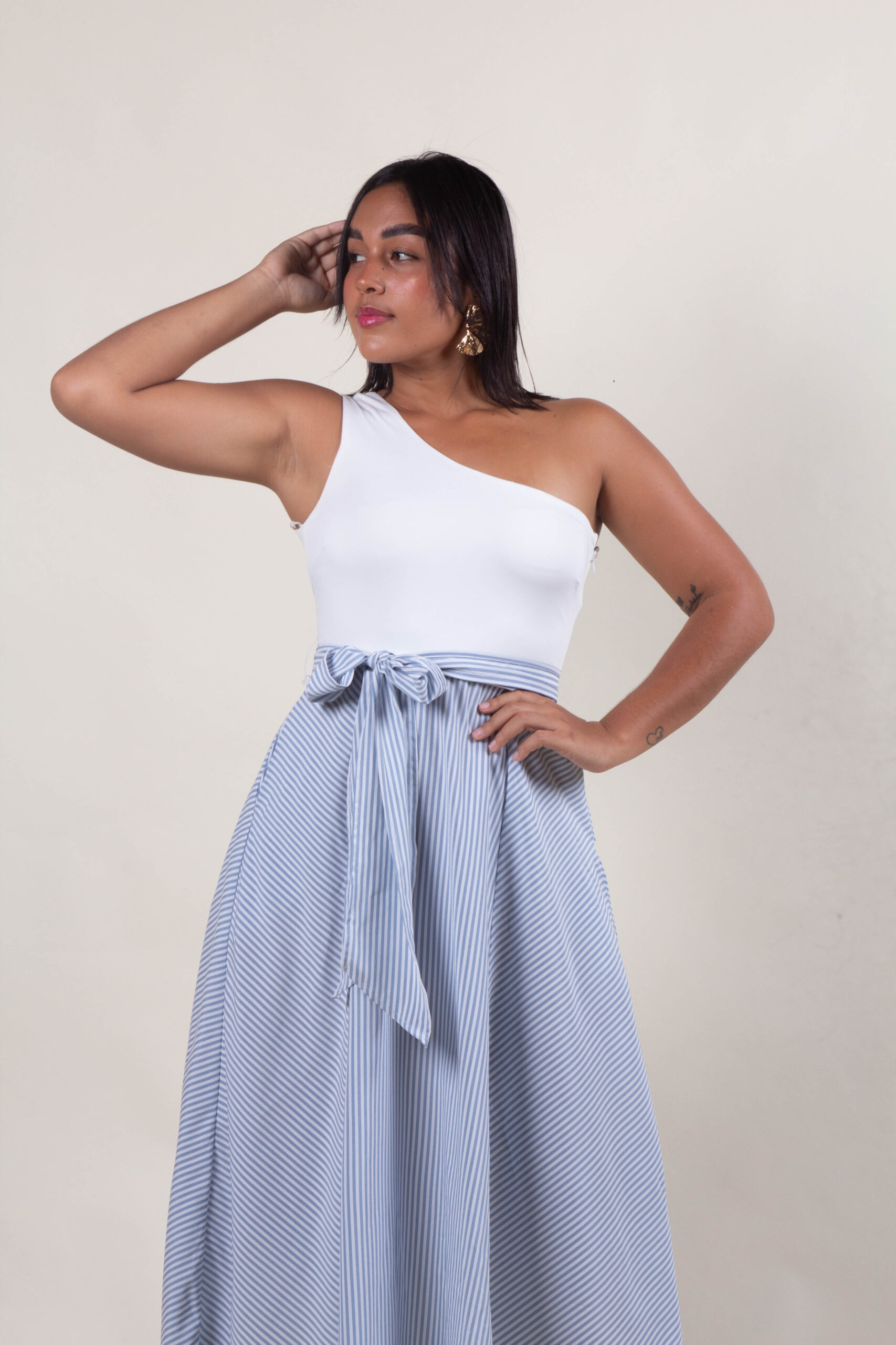 Vestido blanco con celeste