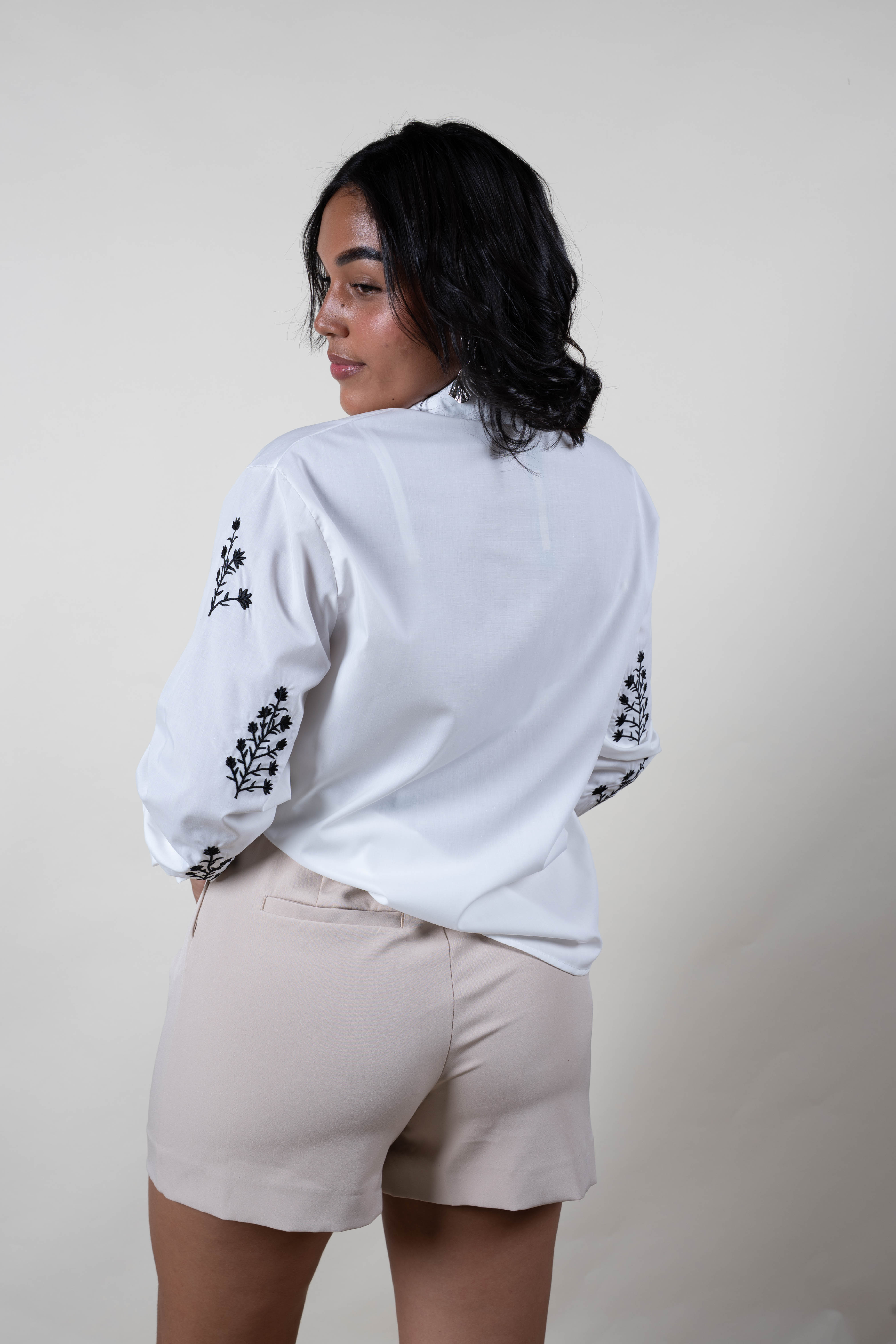 Blusa blanca bordada