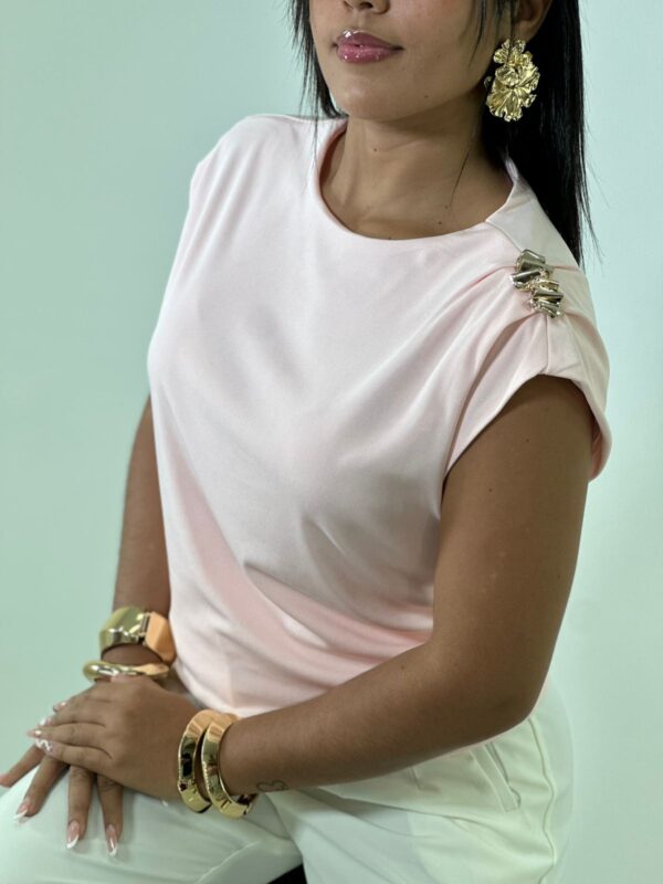 Blusa blanca,rosada