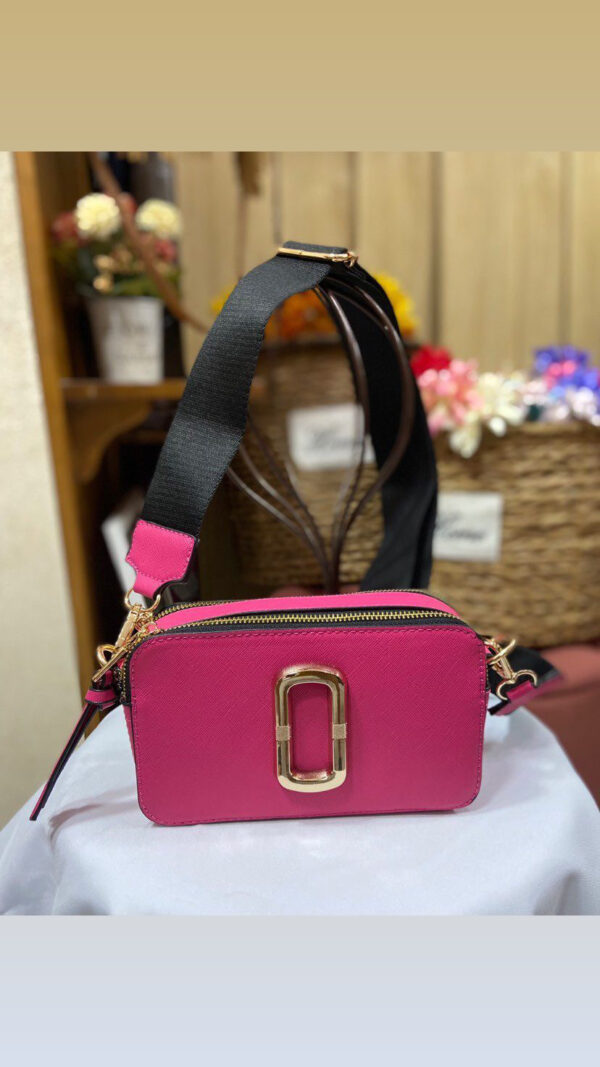 Bolso Fucsia, Negro