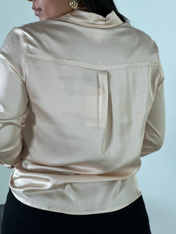 Blusa satinada