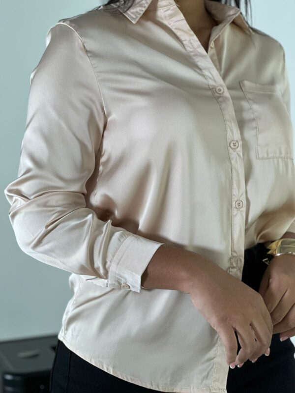 Blusa satinada