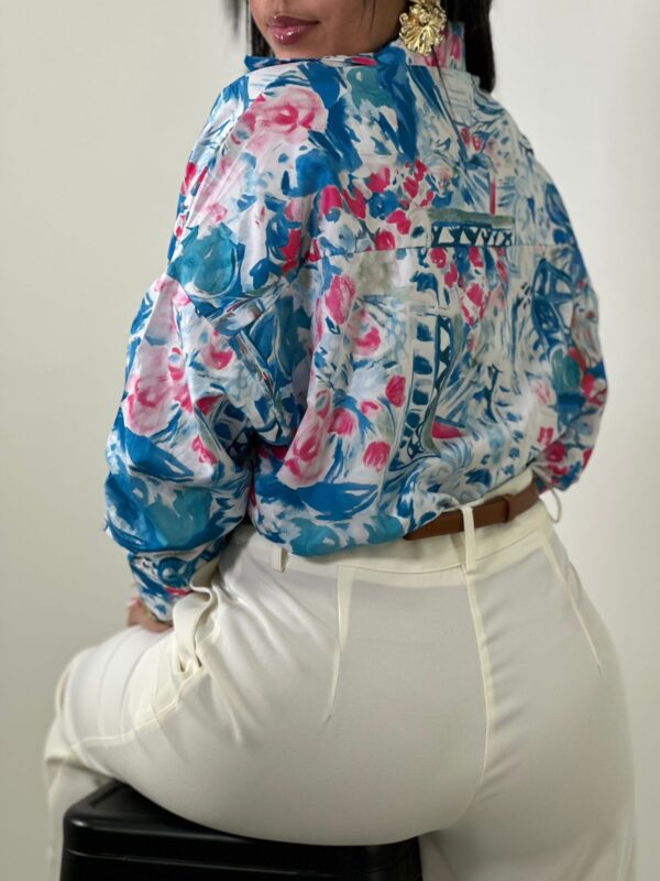 Blusa celeste estampada