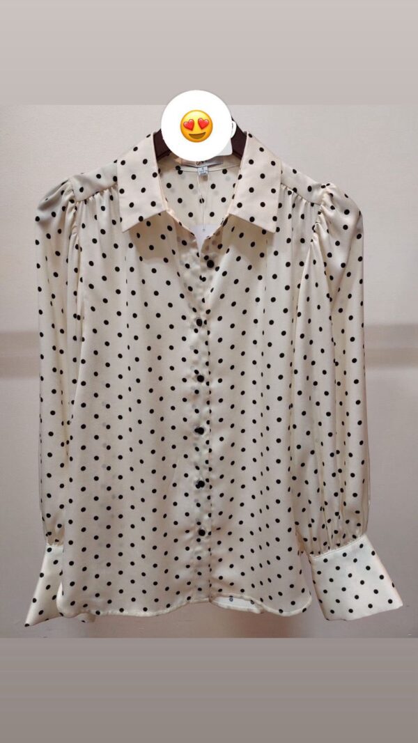 Blusa beige de puntos